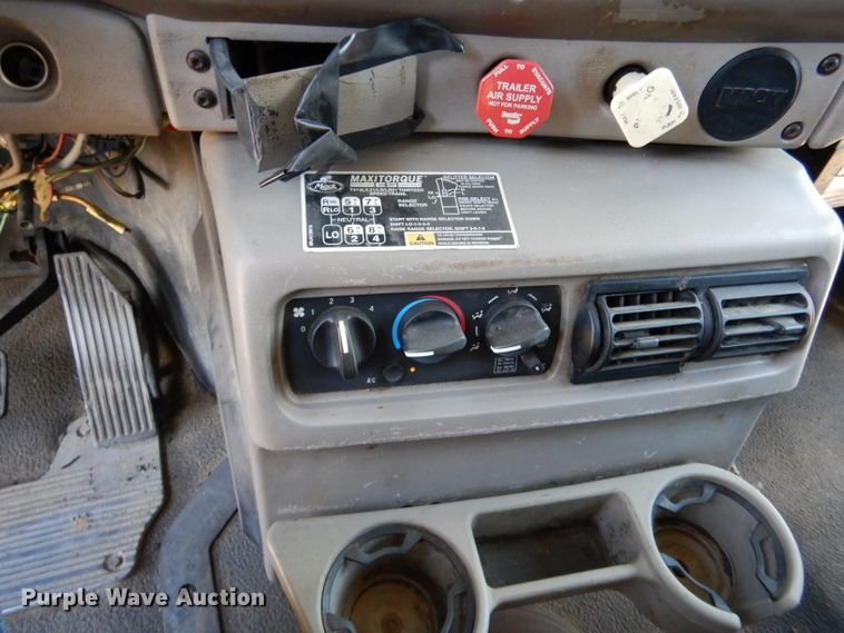 image for item LJ9918 2005 Mack CXN613  dump truck