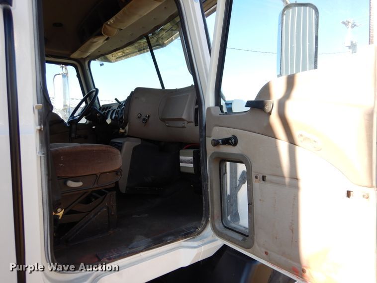 image for item LJ9918 2005 Mack CXN613  dump truck