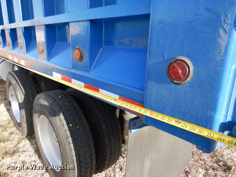 image for item LJ9918 2005 Mack CXN613  dump truck