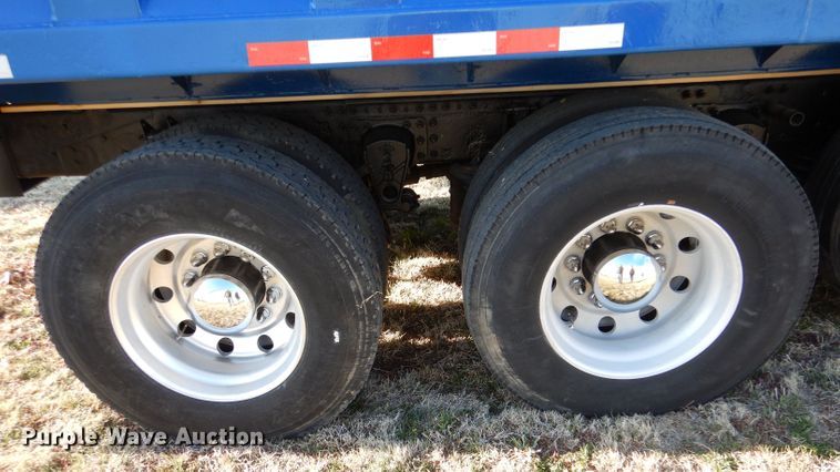 image for item LJ9918 2005 Mack CXN613  dump truck