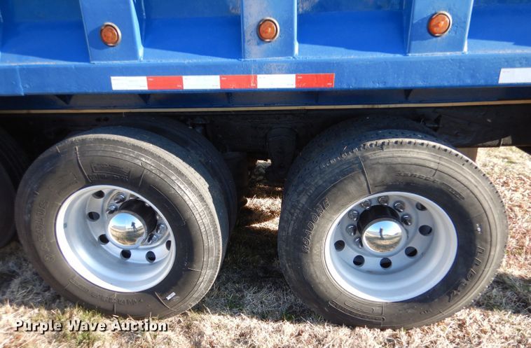 image for item LJ9918 2005 Mack CXN613  dump truck