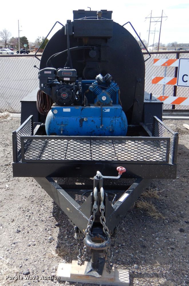 image for item LJ9934 2012 Seal-rite SR-700  seal coat trailer