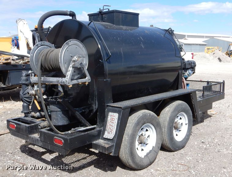 image for item LJ9934 2012 Seal-rite SR-700  seal coat trailer