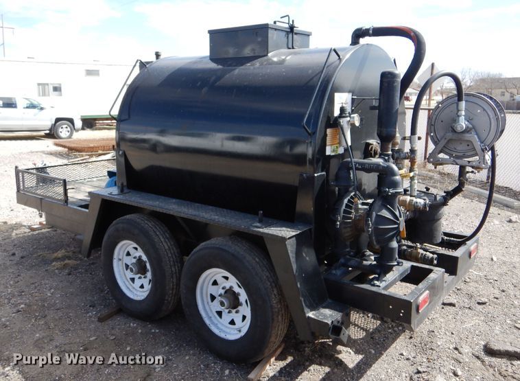 image for item LJ9934 2012 Seal-rite SR-700  seal coat trailer