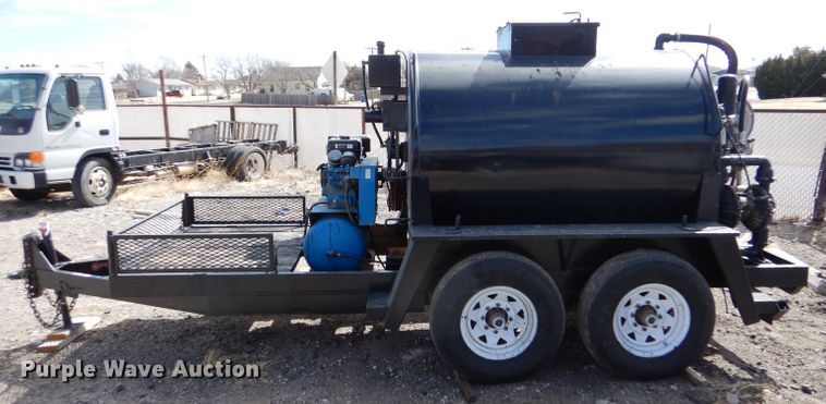 image for item LJ9934 2012 Seal-rite SR-700  seal coat trailer