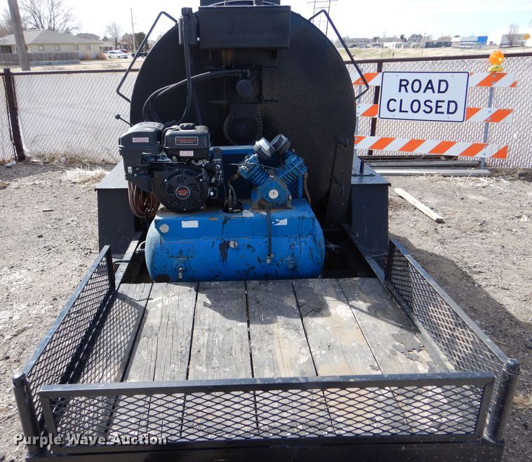 image for item LJ9934 2012 Seal-rite SR-700  seal coat trailer