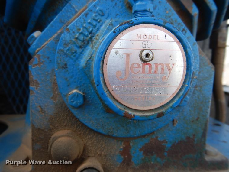 image for item LJ9934 2012 Seal-rite SR-700  seal coat trailer