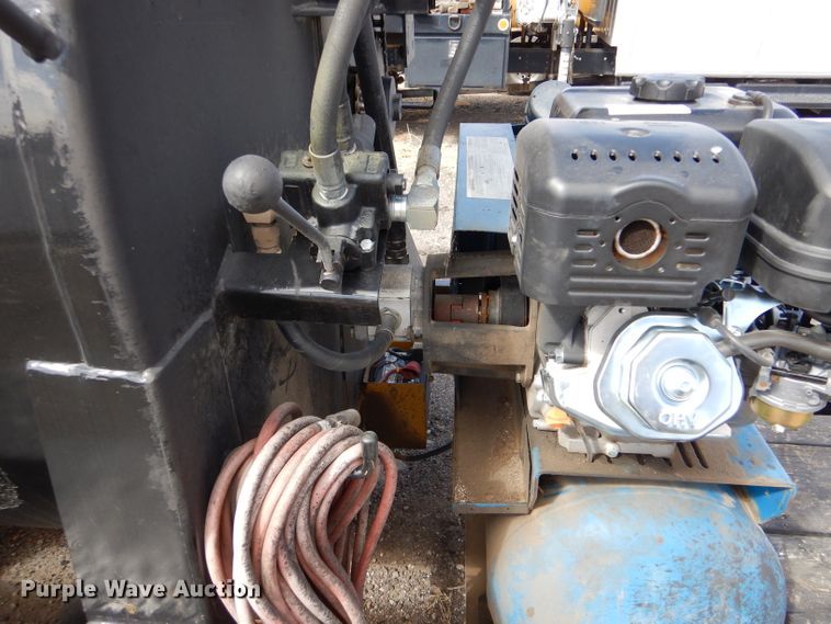 image for item LJ9934 2012 Seal-rite SR-700  seal coat trailer