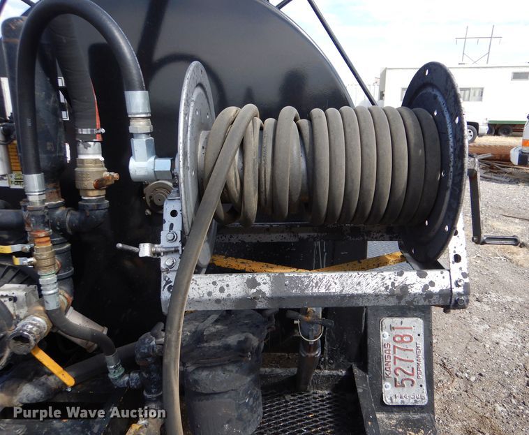 image for item LJ9934 2012 Seal-rite SR-700  seal coat trailer