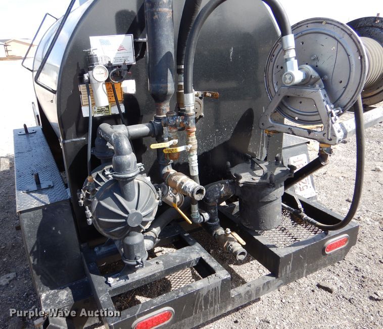 image for item LJ9934 2012 Seal-rite SR-700  seal coat trailer