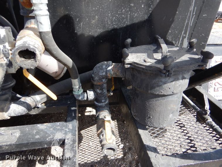 image for item LJ9934 2012 Seal-rite SR-700  seal coat trailer