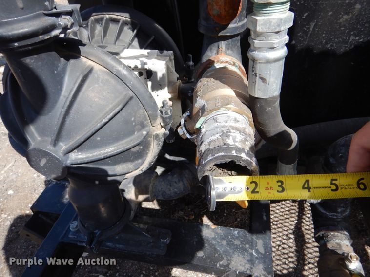 image for item LJ9934 2012 Seal-rite SR-700  seal coat trailer