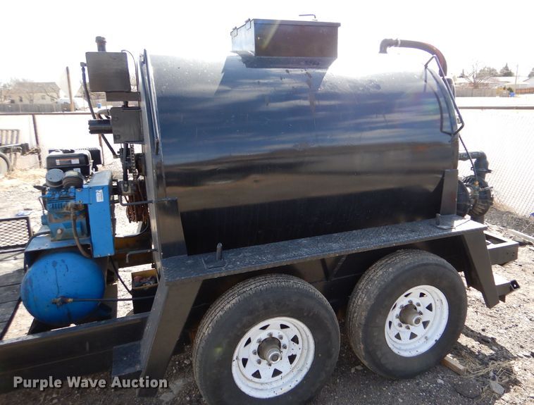 image for item LJ9934 2012 Seal-rite SR-700  seal coat trailer