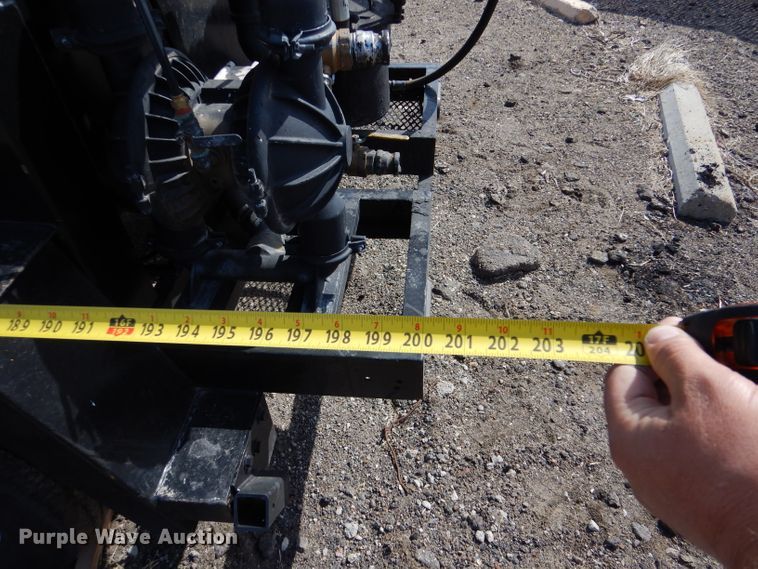 image for item LJ9934 2012 Seal-rite SR-700  seal coat trailer