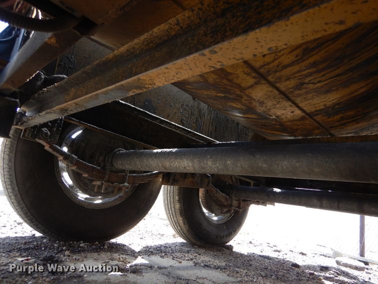 image for item LJ9934 2012 Seal-rite SR-700  seal coat trailer