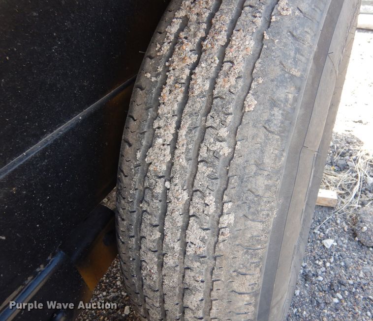 image for item LJ9934 2012 Seal-rite SR-700  seal coat trailer