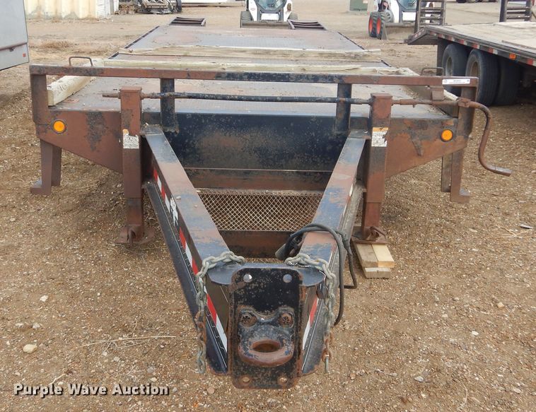 image for item MX9928 2004 PJ  equipment trailer