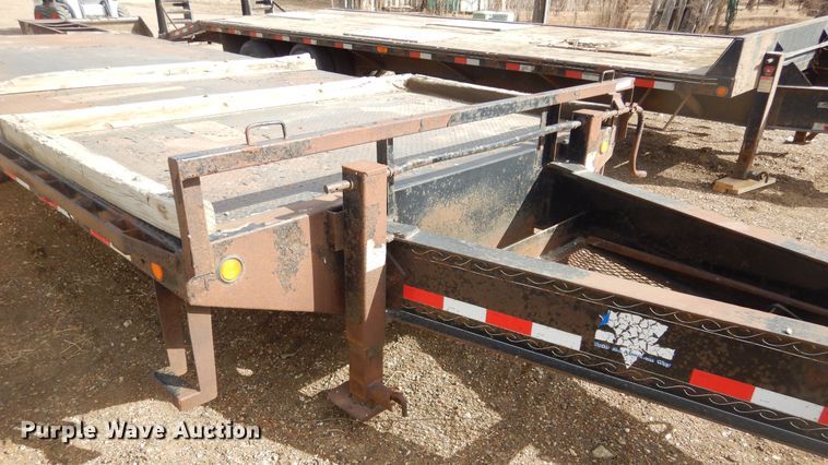 image for item MX9928 2004 PJ  equipment trailer