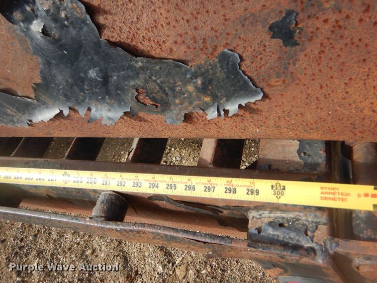 image for item MX9928 2004 PJ  equipment trailer