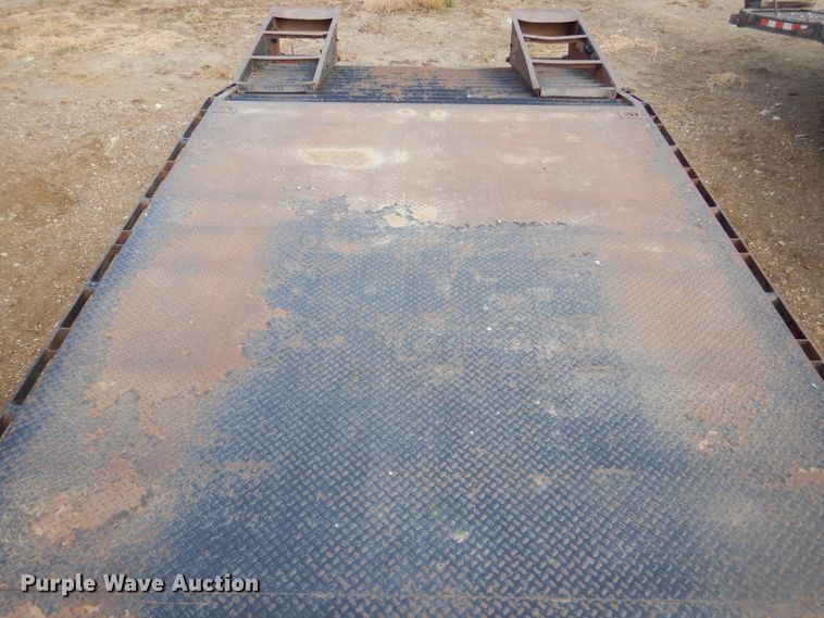 image for item MX9928 2004 PJ  equipment trailer