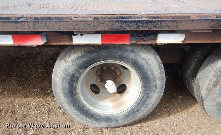 image for item MX9928 2004 PJ  equipment trailer