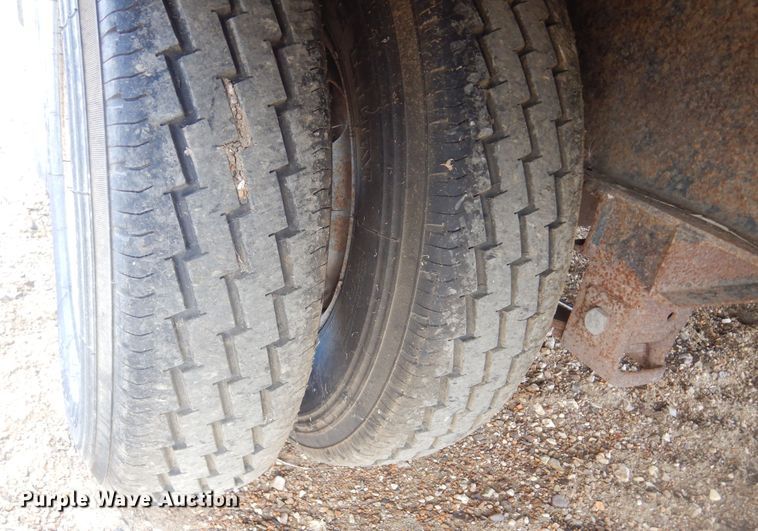 image for item MX9928 2004 PJ  equipment trailer