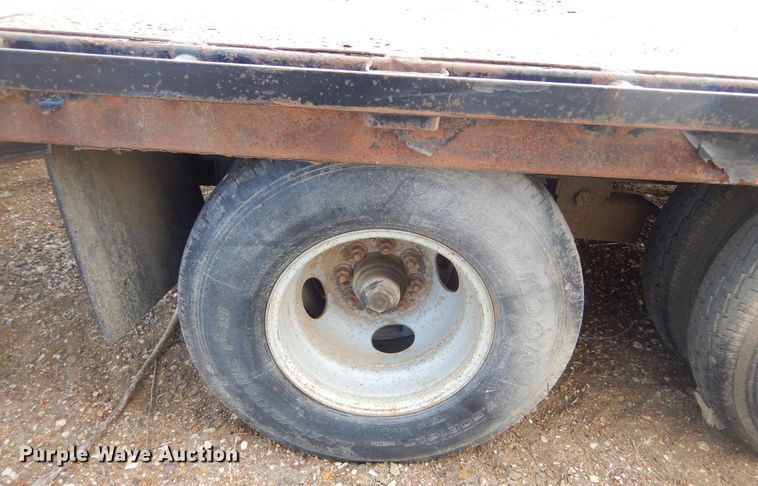 image for item MX9928 2004 PJ  equipment trailer