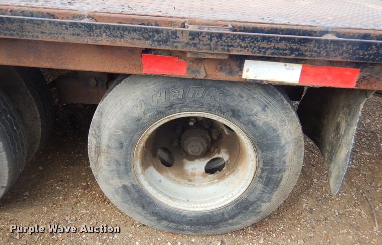 image for item MX9928 2004 PJ  equipment trailer