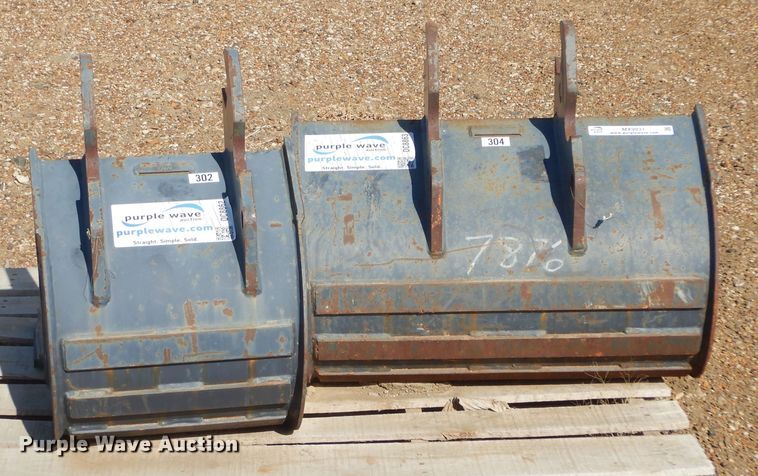 image for item MX9931 (2) excavator buckets