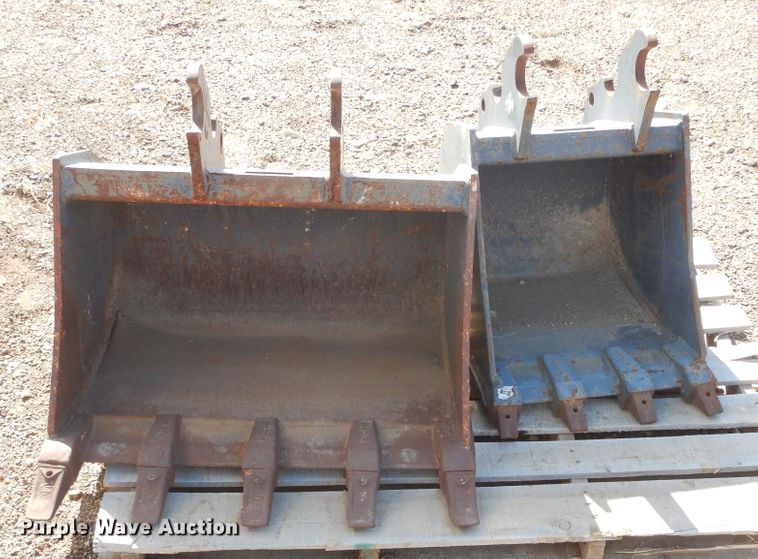 image for item MX9931 (2) excavator buckets