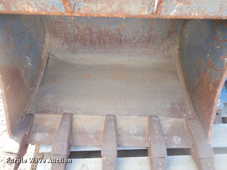 image for item MX9931 (2) excavator buckets