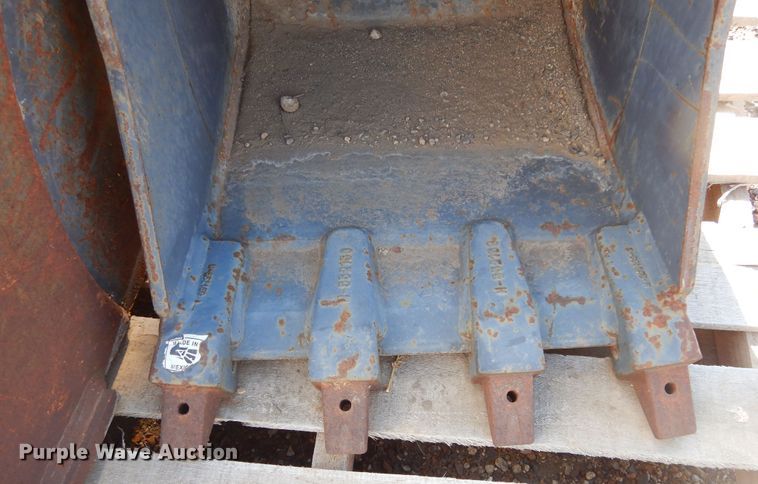 image for item MX9931 (2) excavator buckets