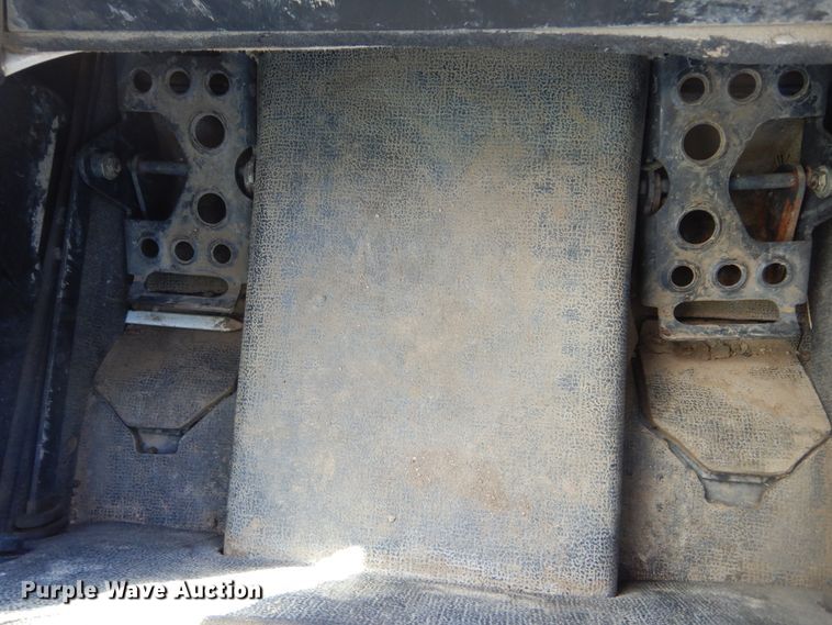 image for item MX9932 2016 Bobcat S650  skid steer loader