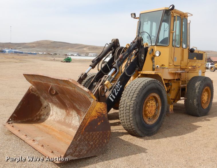 image for item MX9944 1992 Caterpillar IT28B  integrated tool carrier