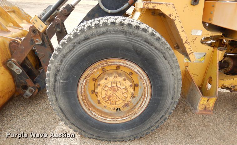 image for item MX9944 1992 Caterpillar IT28B  integrated tool carrier