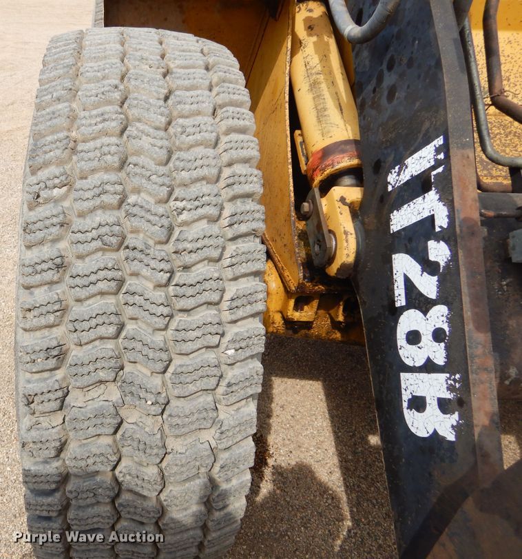 image for item MX9944 1992 Caterpillar IT28B  integrated tool carrier