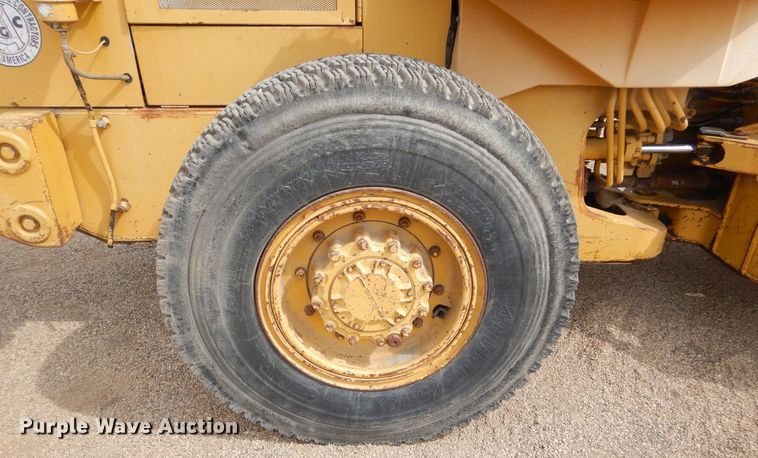 image for item MX9944 1992 Caterpillar IT28B  integrated tool carrier