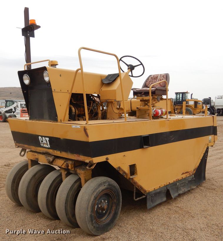 image for item MX9955 Caterpillar PS-180  pneumatic roller