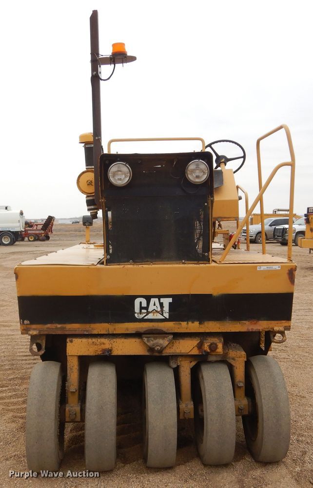 image for item MX9955 Caterpillar PS-180  pneumatic roller