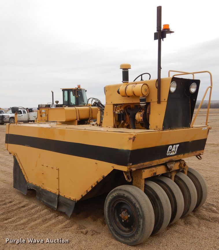 image for item MX9955 Caterpillar PS-180  pneumatic roller