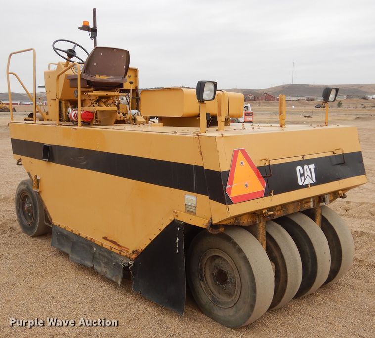 image for item MX9955 Caterpillar PS-180  pneumatic roller