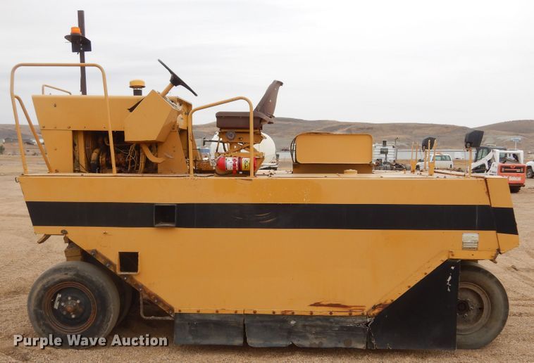 image for item MX9955 Caterpillar PS-180  pneumatic roller