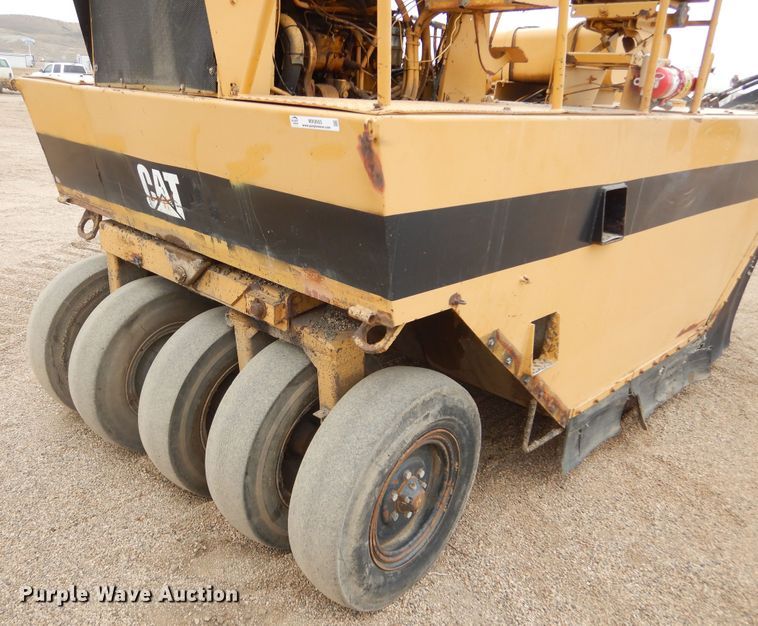 image for item MX9955 Caterpillar PS-180  pneumatic roller