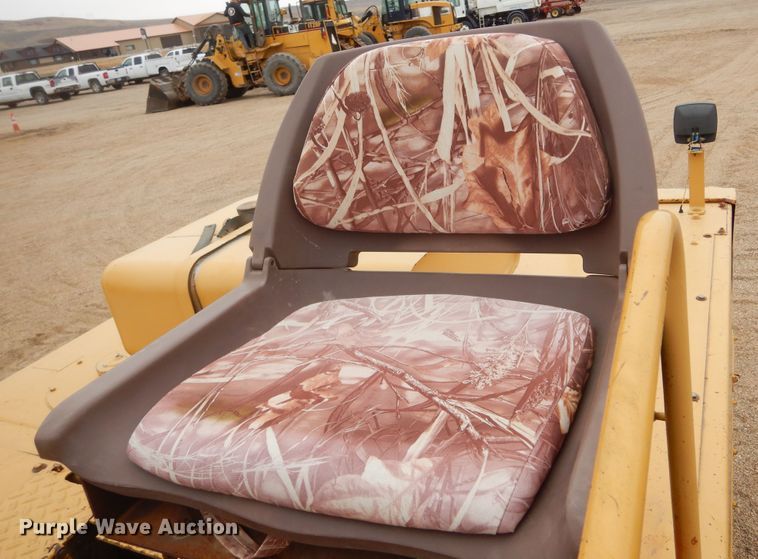 image for item MX9955 Caterpillar PS-180  pneumatic roller