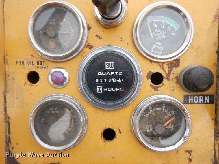 image for item MX9955 Caterpillar PS-180  pneumatic roller