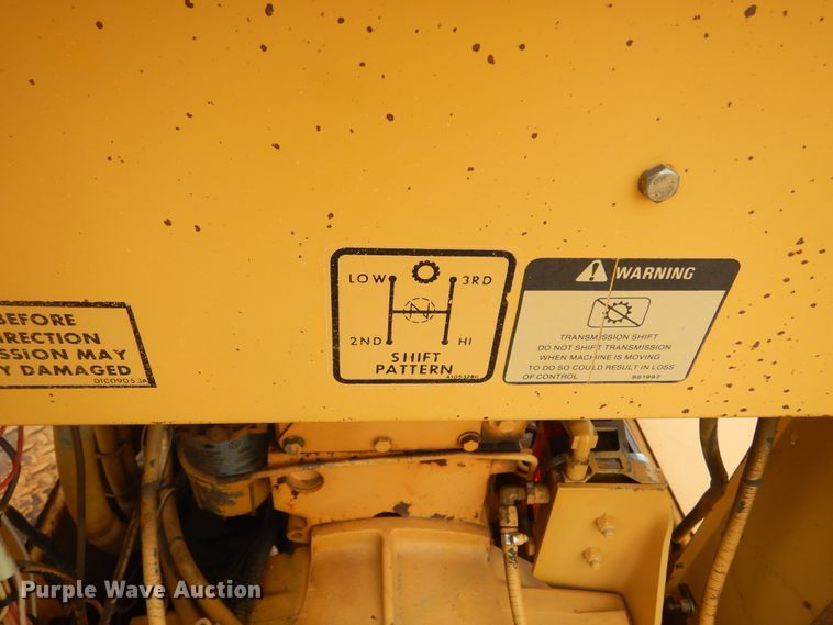 image for item MX9955 Caterpillar PS-180  pneumatic roller