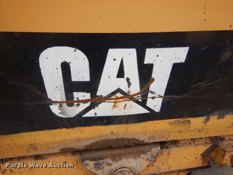 image for item MX9955 Caterpillar PS-180  pneumatic roller