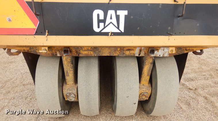 image for item MX9955 Caterpillar PS-180  pneumatic roller