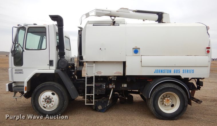 image for item MX9956 2001 Sterling SC-7000  street sweeper truck