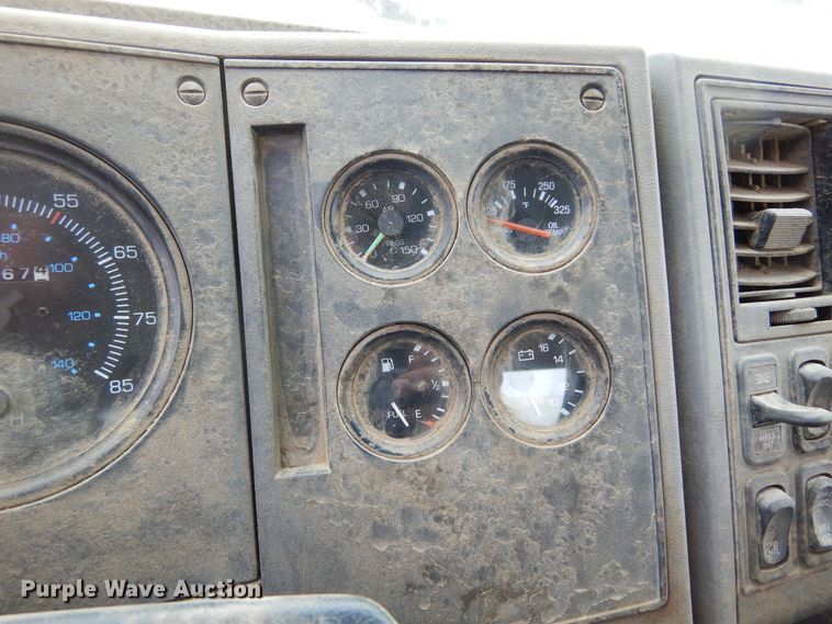 image for item MX9956 2001 Sterling SC-7000  street sweeper truck